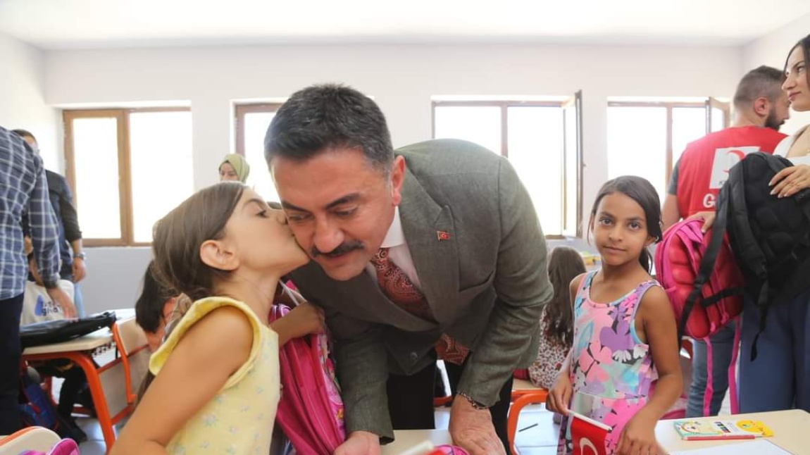 Sayın Valimiz Bülent Tekbıyıkoğlu'nun okulumuzu ziyareti.